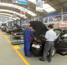 考場(chǎng)上游刃有余 湖南萬(wàn)通學(xué)子參加汽車(chē)維修工中級(jí)證考試