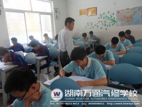 考試有條不紊進行