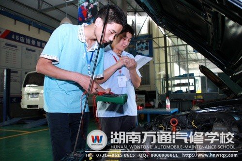 監(jiān)考老師對(duì)學(xué)子的實(shí)踐水平十分肯定