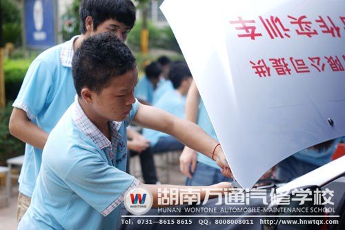 通過多種實(shí)踐平臺(tái)，湖南萬通的學(xué)生都具備了企業(yè)看中的實(shí)踐動(dòng)手能力