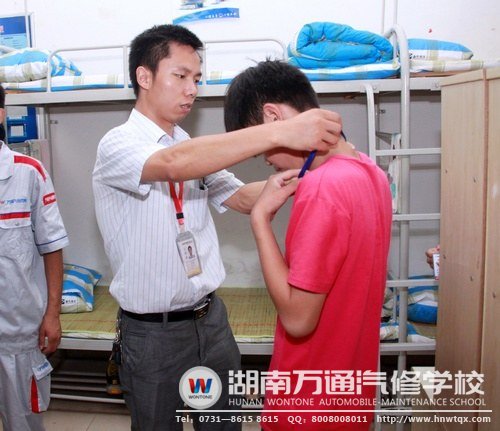 班主任的貼心讓新生無比動(dòng)容