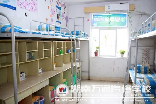 1、整潔大氣的宿舍是新生們的港灣