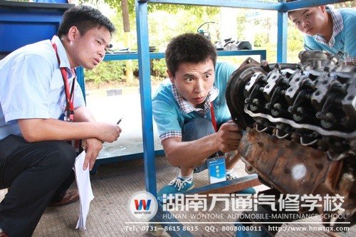 選手們都十分認(rèn)真，連評(píng)委老師都被&ldquo;吸引了！&rdquo;