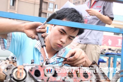 比賽時(shí)，保持積極心態(tài)很重要。瞧，這位選手就十分淡定哦