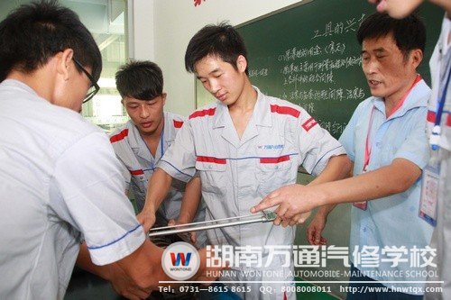 湖南萬通每一個專業(yè)都能滿足學(xué)子們的需求，只要選擇適合的，就能順利走向成才路