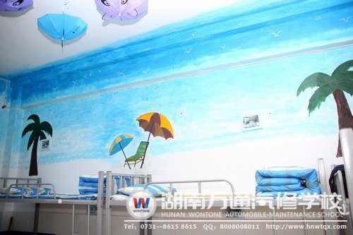 這里有海灘、有椰樹，更有易侃和龔凱兩位&ldquo;畫家&rdquo;融入的情感