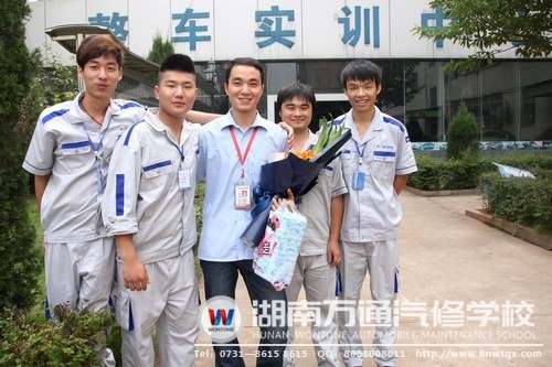 在同學(xué)們的眼里，老師更像他們的朋友