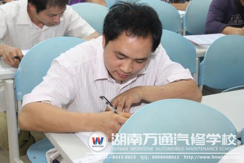 考生們掌握了扎實(shí)的技能知識，答起題來胸有成竹！