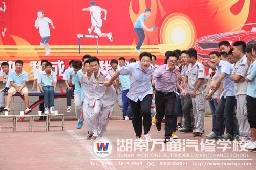 &ldquo;滾雪球&rdquo;，老師和同學(xué)們齊心協(xié)力