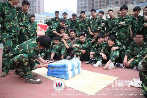 疊軍被，比比誰(shuí)的&ldquo;手上功夫&rdquo;最厲害！