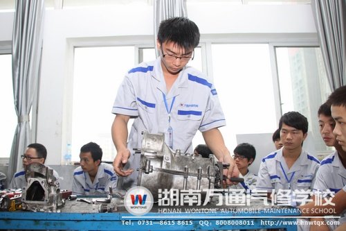 經(jīng)過了一段時間的學(xué)習(xí)，張升超已經(jīng)掌握了拆裝變速器的方法