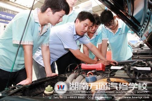 專業(yè)教育，讓萬通學子汲取汽修精髓