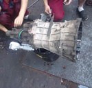 選擇專業(yè)汽修學校學汽修 遠勝汽修廠當學徒