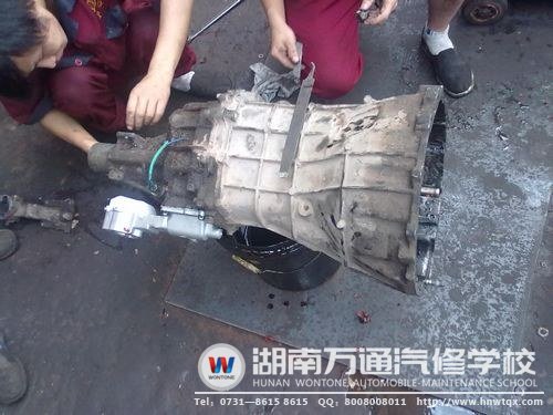 在汽修廠學(xué)汽修，學(xué)不到完整全面系統(tǒng)的專業(yè)技能