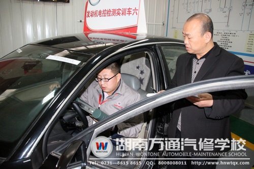 電器組老師展現(xiàn)&ldquo;名師風(fēng)采&rdquo;!