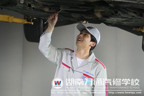 退伍軍人學(xué)汽修，照亮自己的人生