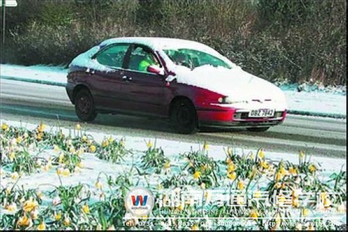 冰凍天行車(chē)要謹(jǐn)慎