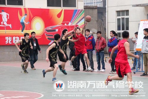 精彩的籃球賽正式開始