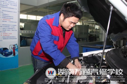 張子慶正在動手實踐