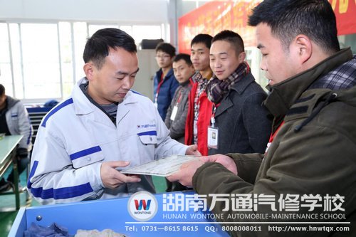 同學(xué)們獲頒認(rèn)證書，收獲學(xué)習(xí)成果