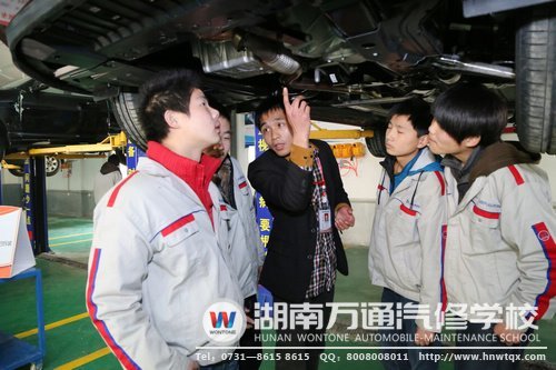 添購(gòu)實(shí)訓(xùn)新車輛，讓同學(xué)們掌握最新維修技能