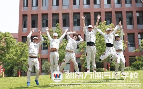 傾注于學(xué)習(xí)的萬通學(xué)子