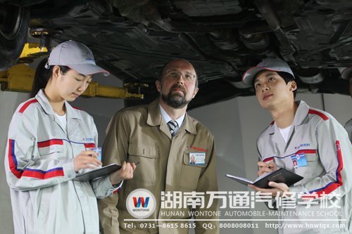 湖南萬通學(xué)子深諳汽修行業(yè)前景，選擇了學(xué)汽修作為人生的跳板