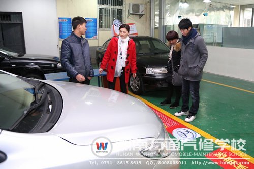 齊全先進的設(shè)備讓學子們很放心