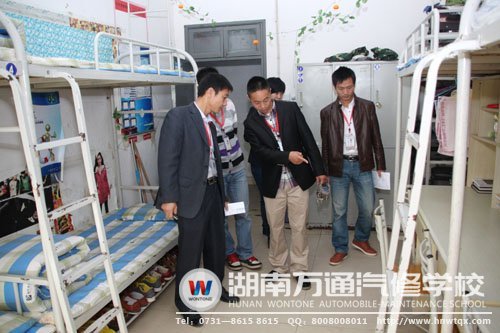 專職班主任管理促進(jìn)學(xué)生身心健康發(fā)展