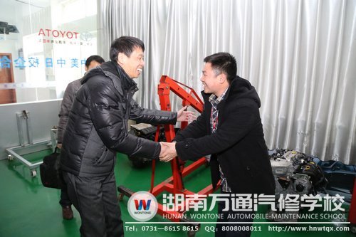 認(rèn)真負(fù)責(zé)的老師，贏得了朱教授的贊譽