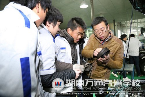 在老師的細(xì)心指導(dǎo)下，新生學(xué)子收獲了學(xué)習(xí)成果