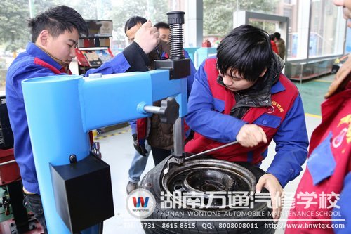 湖南萬通保證學子有充足的實踐動手機會