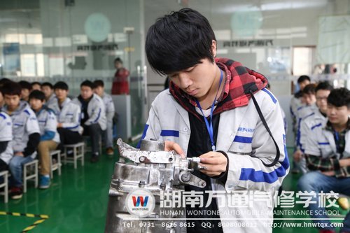 從業(yè)資格證考試，學(xué)子的操作井然有序