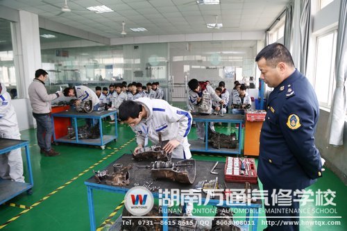 即使是運(yùn)管局的領(lǐng)導(dǎo)在一旁，學(xué)子都不會(huì)緊張！