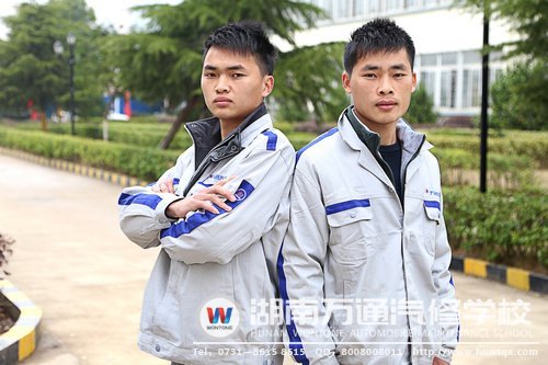 兄弟倆，為了夢(mèng)想向前沖！