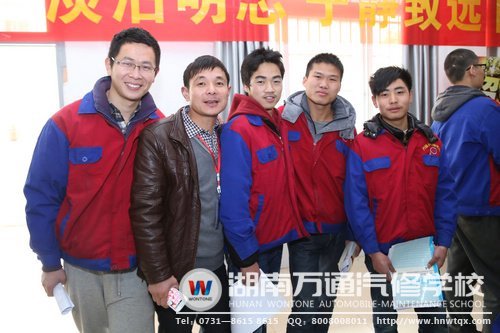 準(zhǔn)備面試的學(xué)子們自信從容