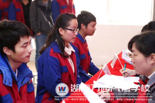 學(xué)汽修的女生，面試很從容