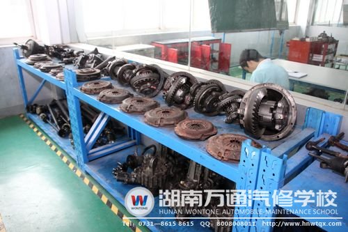 實訓工作擺放整齊如一