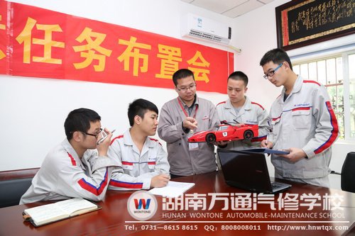 曾老師指導四位同學