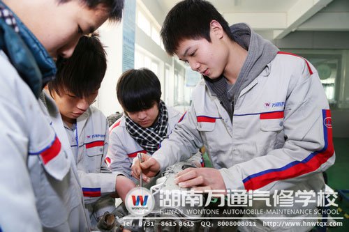 在湖南萬通，學(xué)生有充足的實踐機會