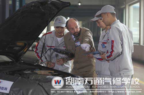 汽車行業(yè)發(fā)展迅猛，學(xué)汽修成為了一個(gè)極具潛力的選擇