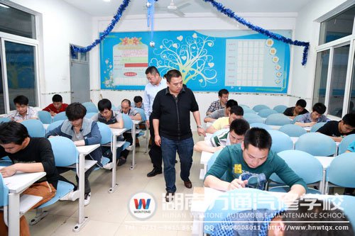 長(zhǎng)沙縣交通運(yùn)輸局領(lǐng)導(dǎo)對(duì)這次考試給予高度重視