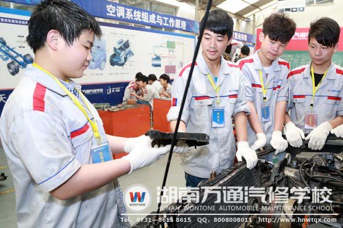湖南萬通的學(xué)子通過學(xué)汽修來完成夢想