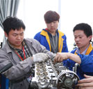 想學(xué)汽車(chē)修理  去湖南哪個(gè)學(xué)校好？