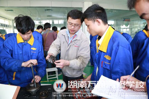 湖南萬通的學(xué)子們在校就掌握好扎實的技能，畢業(yè)后就業(yè)毫不費力