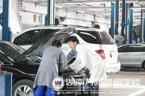 高中生學(xué)汽修成為汽車(chē)醫(yī)生，前途十分光明！