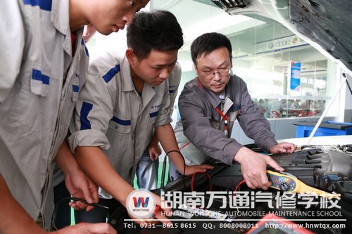 實(shí)訓(xùn)，是湖南萬通學(xué)子最主要的學(xué)習(xí)模式