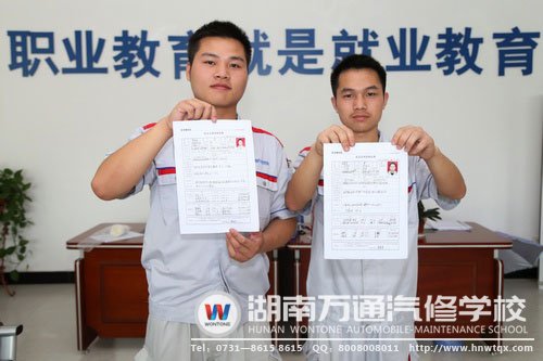 填寫好簡歷，信心滿滿的同學們