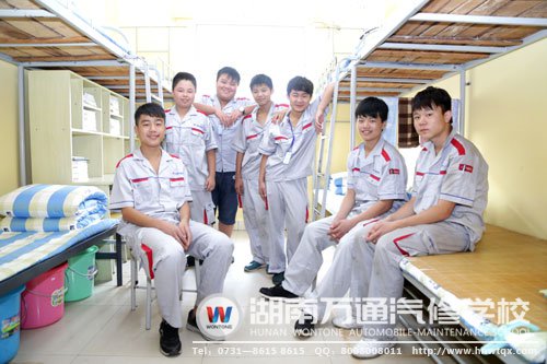 干凈整潔的宿舍，讓我們的校園生活更加舒適！