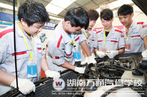 萬通學子課堂分組實訓中